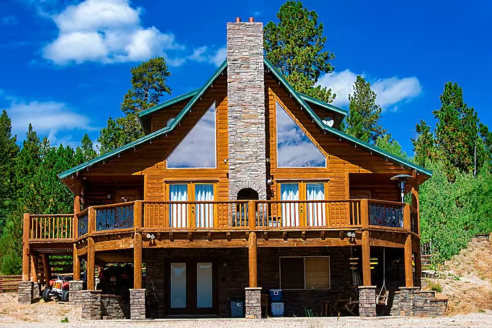 Say ‘I DO’ Under Smokey Mountain Skies – Why Cabin As A Wedding Venue Is Magical?