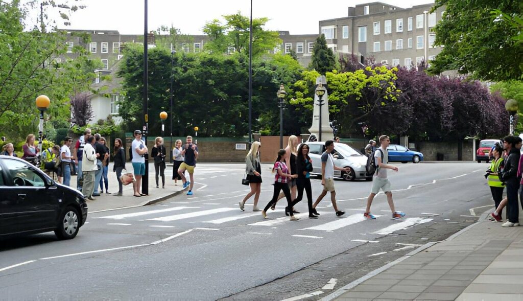 Experience Retro London with Beatles Walking Tours