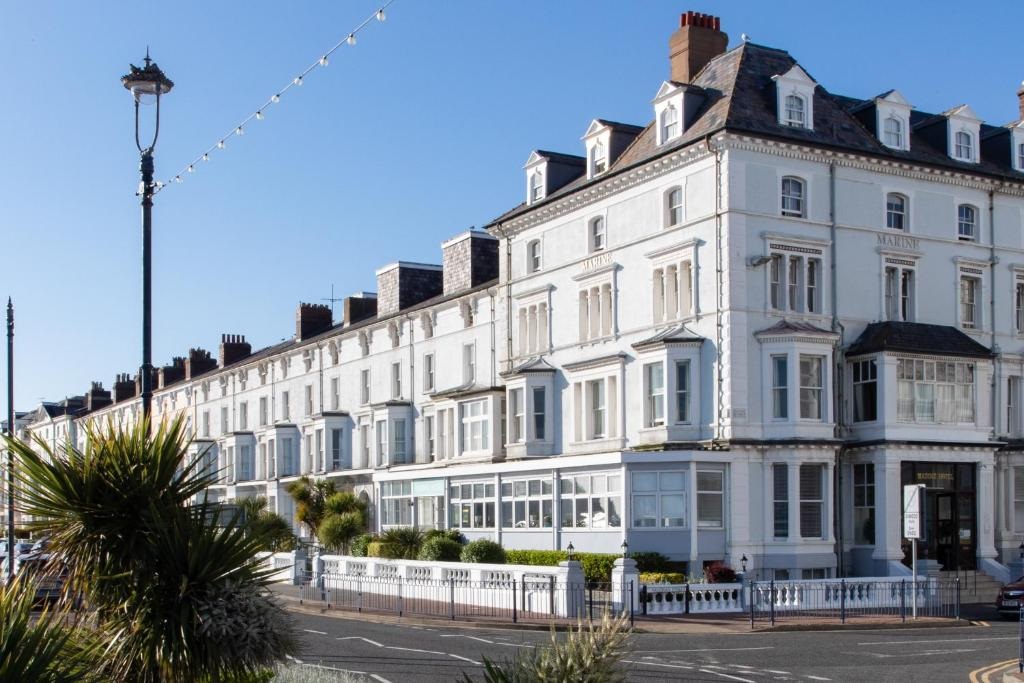 Llandudno Seafront Hotels – The Magic of a Christmas Stay by the Sea